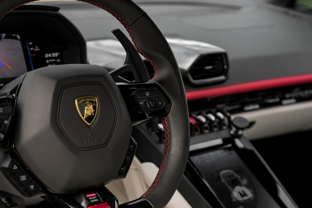 Used 2023 Lamborghini Huracan EVO image 20