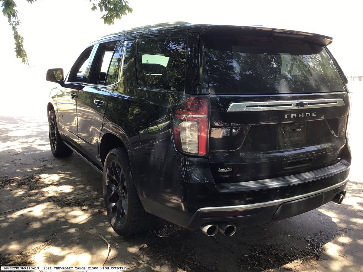 Used 2021 Chevrolet Tahoe High Country w/ Premium Package AWD/4WD image 6