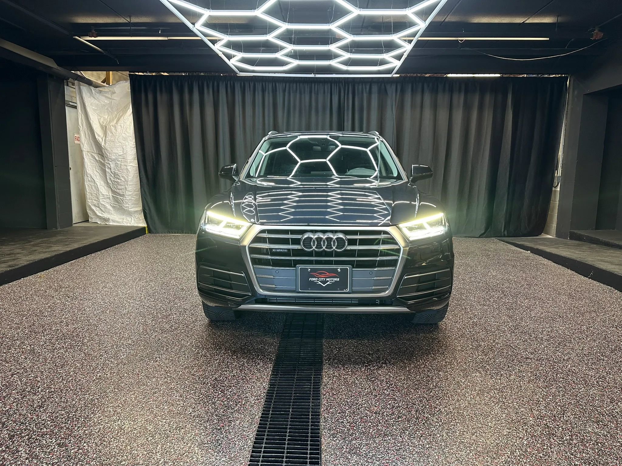 Used 2018 Audi Q5 2.0T Premium Plus AWD/4WD image 2