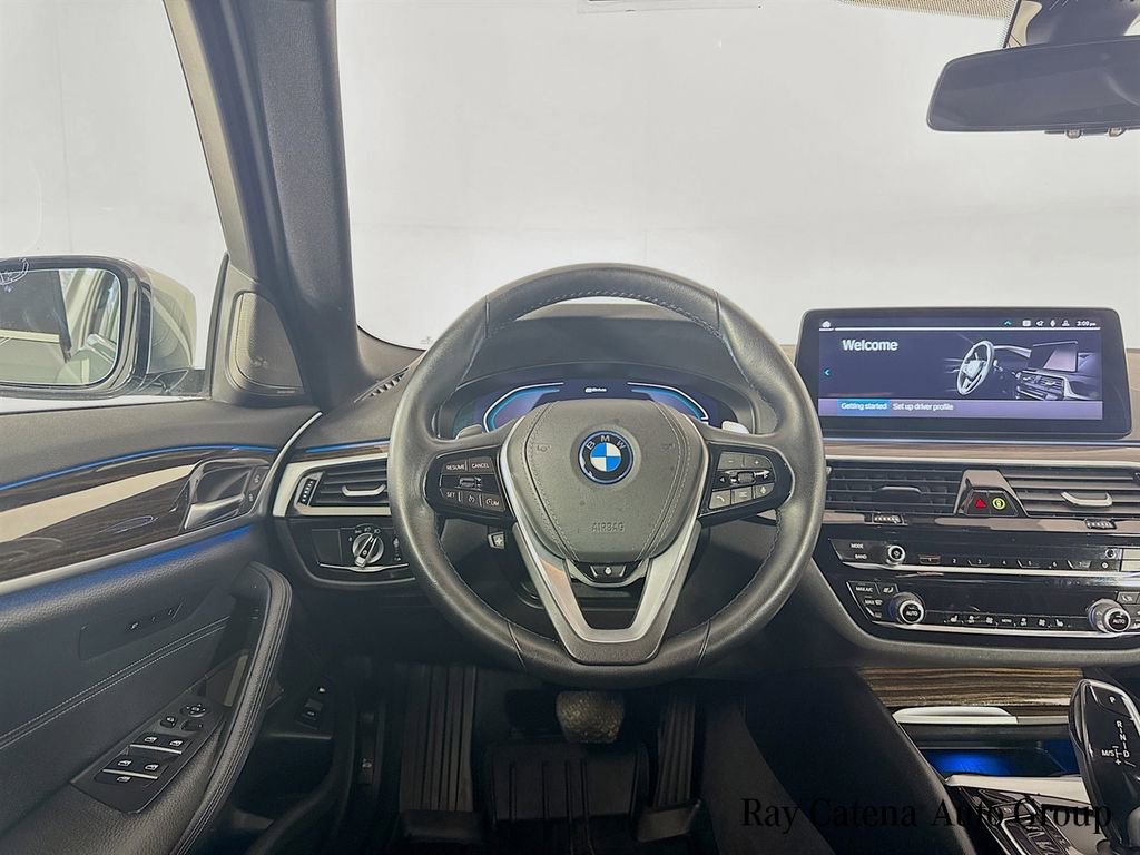 Certified 2023 BMW 530e xDrive w/ Premium Package image 24