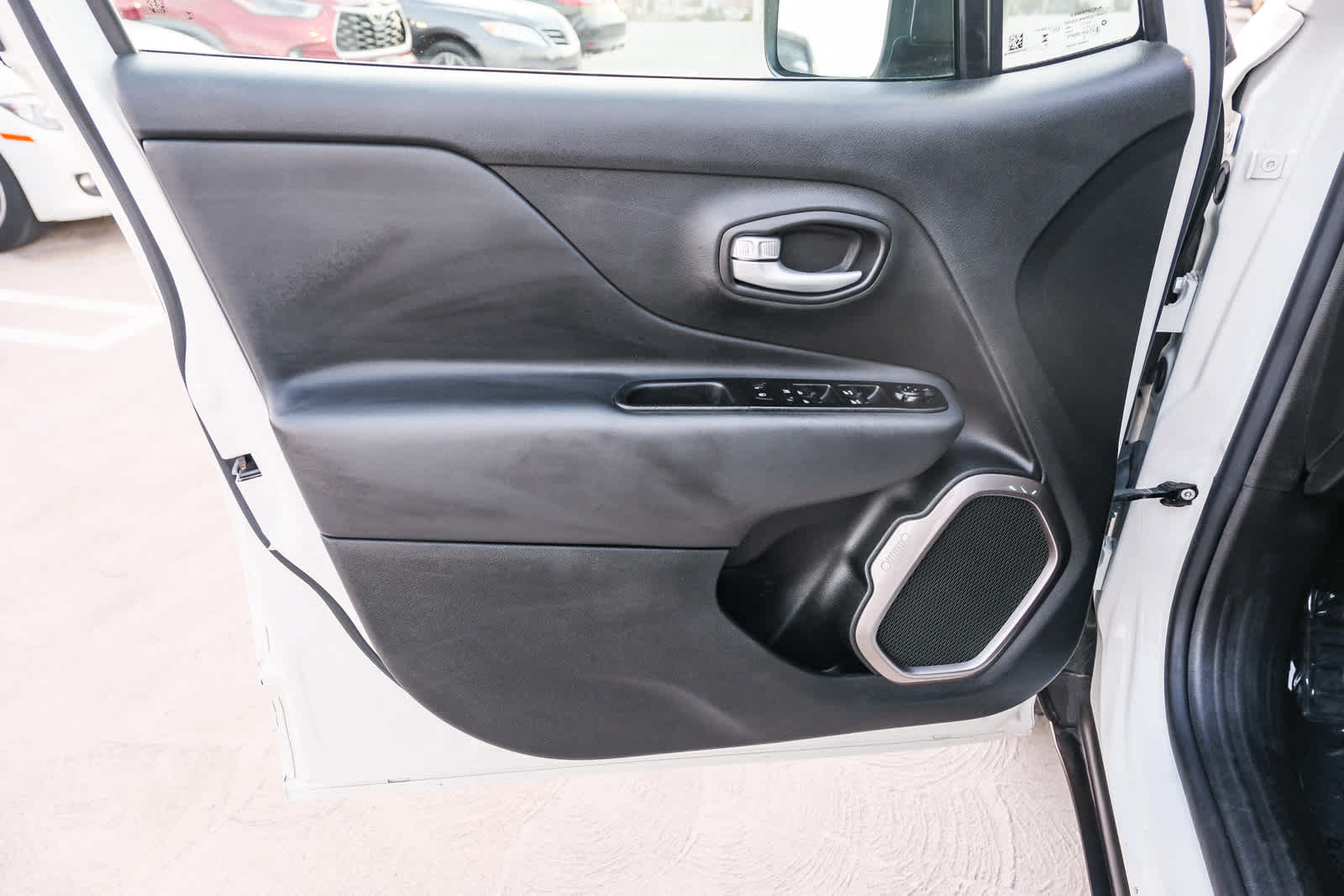 Used 2023 Jeep Renegade Latitude AWD/4WD image 23
