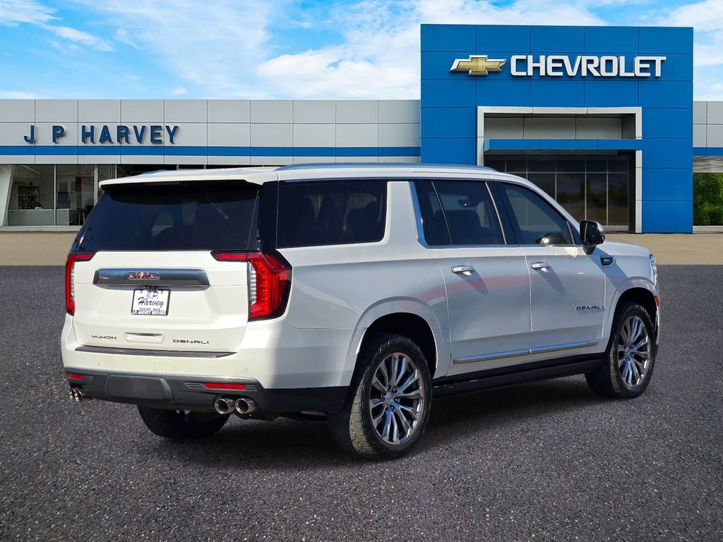 Used 2021 GMC Yukon XL Denali w/ Denali Premium Package image 6