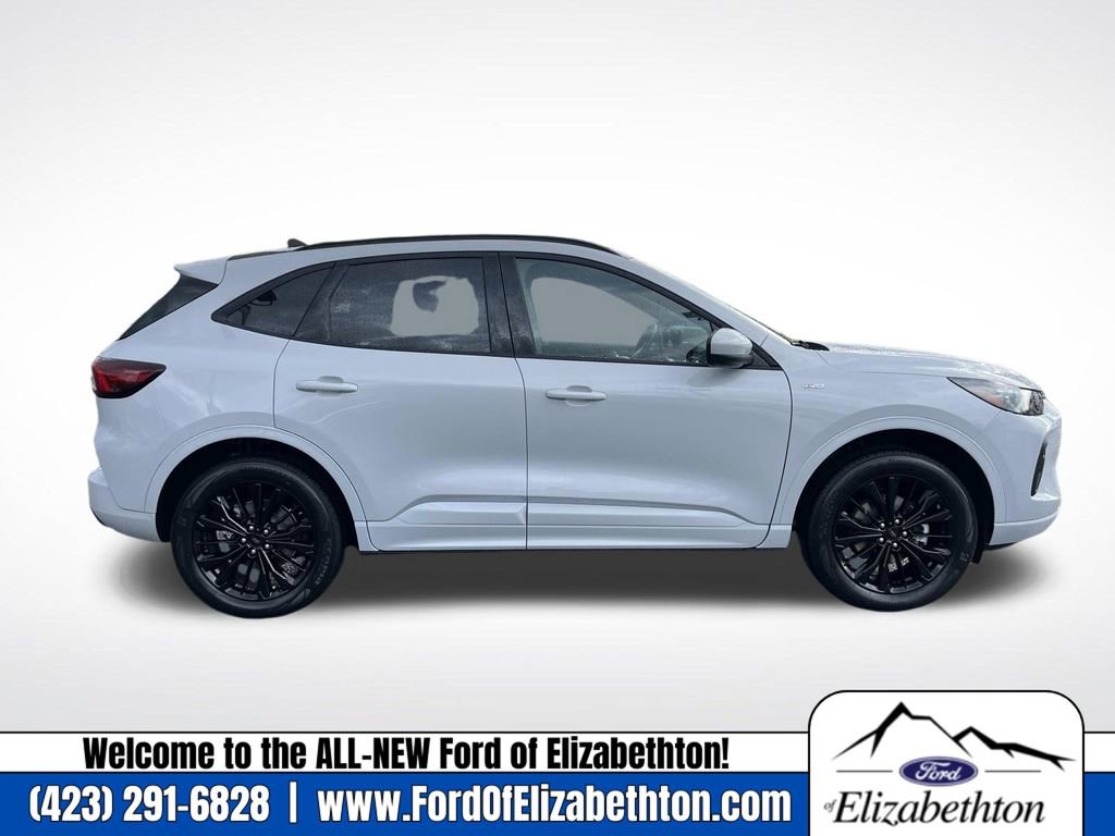 New 2026 Ford Escape ST-Line Elite w/ Class II Trailer Tow Package image 2