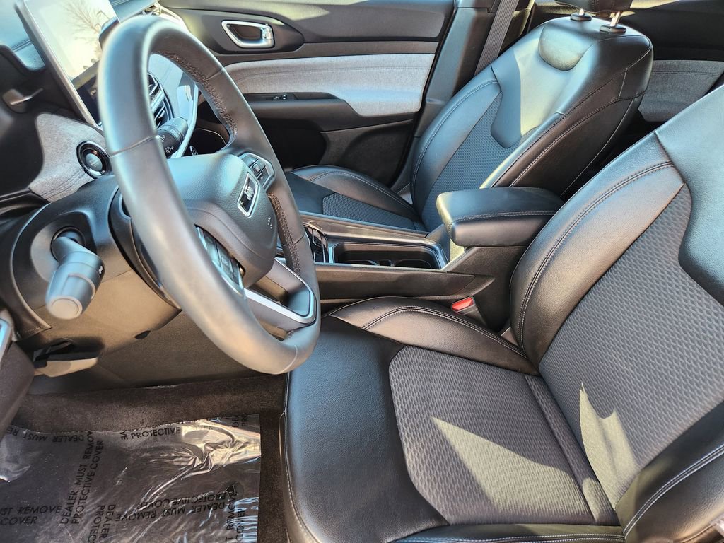 Used 2023 Jeep Compass Latitude w/ Convenience Group image 5