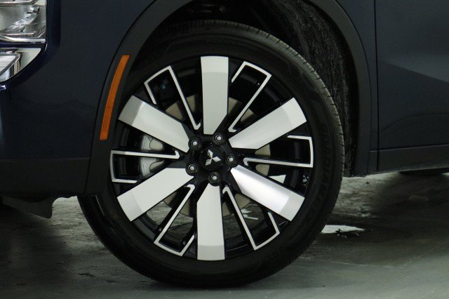 New 2026 Mitsubishi Outlander SE FWD image 3