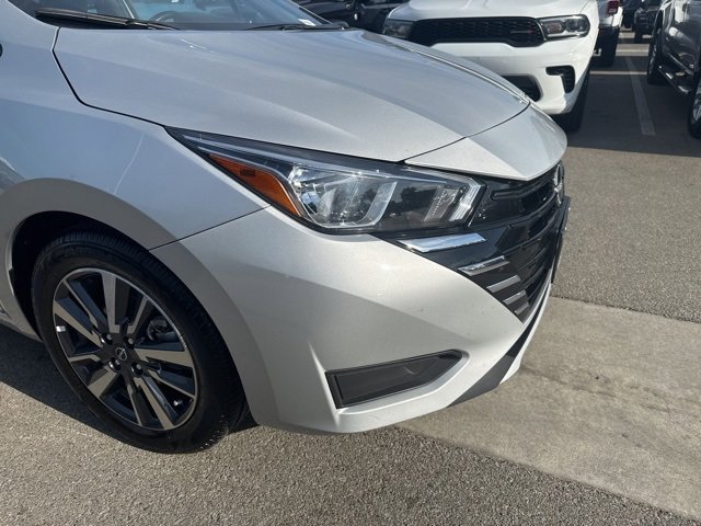Used 2023 Nissan Versa SV image 11