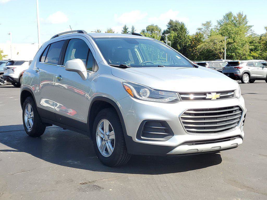 Used 2019 Chevrolet Trax LT w/ LT Convenience Package AWD/4WD image 2