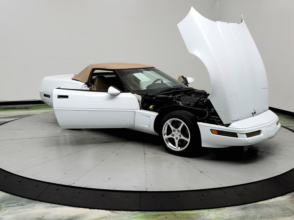 Used 1992 Chevrolet Corvette Convertible RWD image 10
