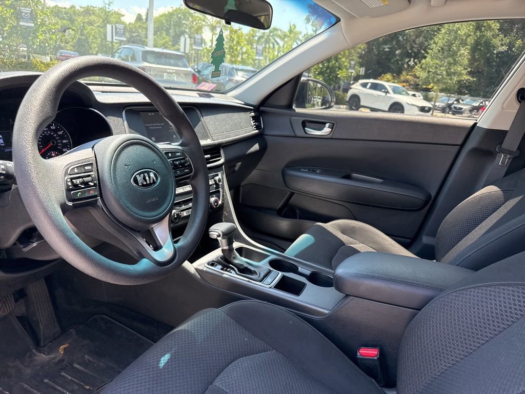 Used 2018 Kia Optima LX w/ 17" Alloy Wheels Package FWD image 14