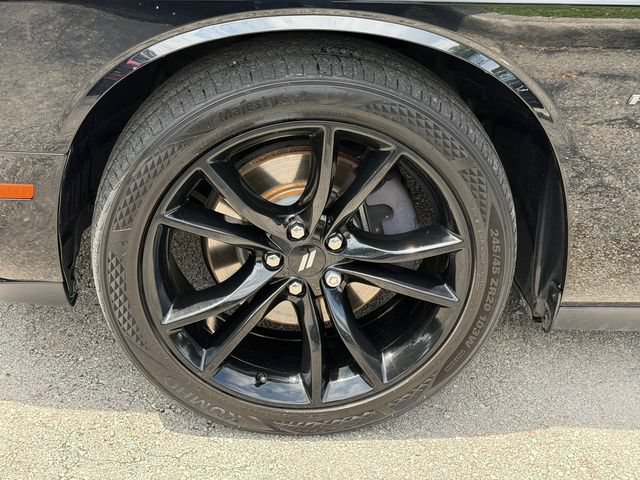 Used 2018 Dodge Challenger R/T w/ Blacktop Package RWD image 10