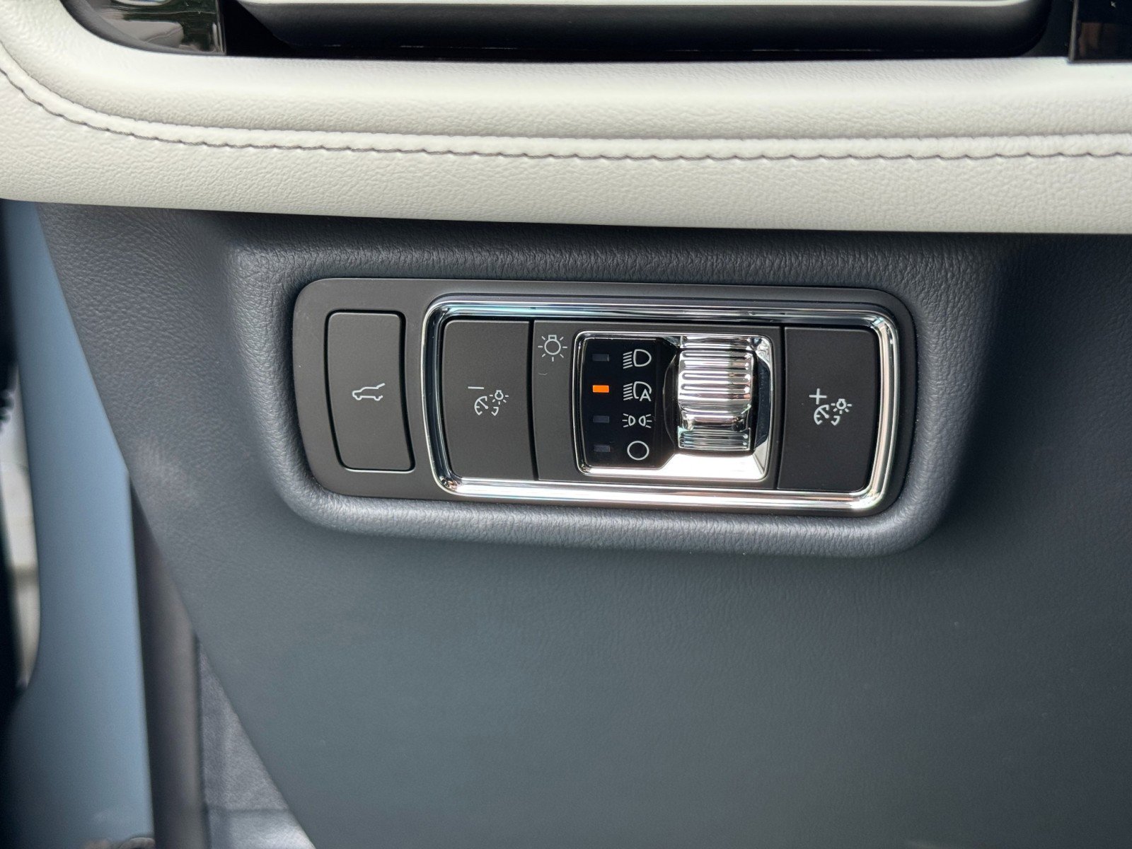 Used 2026 Lincoln Aviator AWD image 19