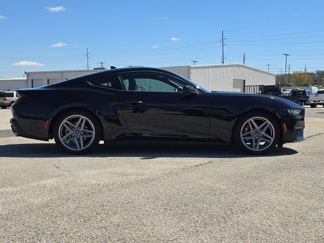 Used 2024 Ford Mustang Coupe RWD image 6