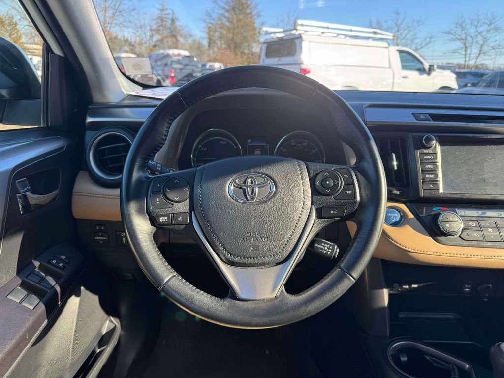Used 2018 Toyota RAV4 XLE image 20