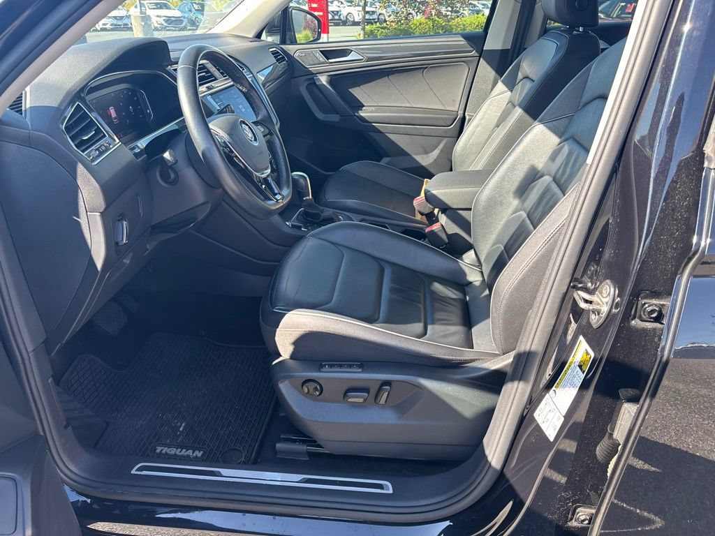Used 2019 Volkswagen Tiguan SEL Premium AWD/4WD image 11
