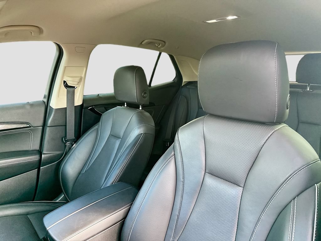 Used 2023 Buick Envision Essence AWD/4WD image 12