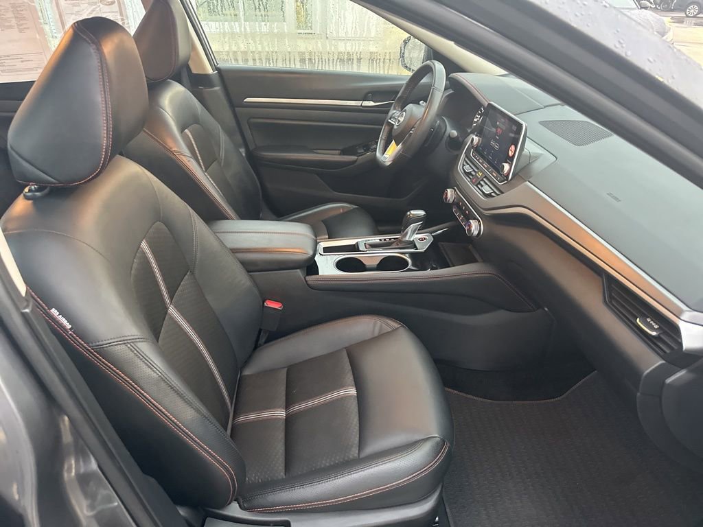 Used 2025 Nissan Altima 2.5 SR image 7