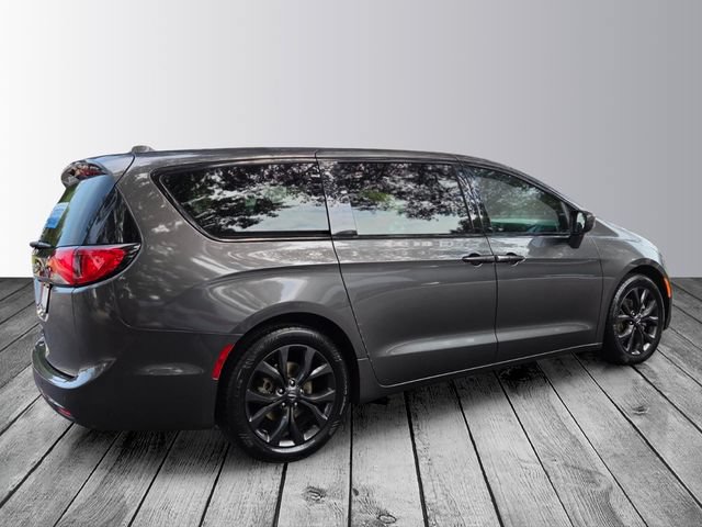 Used 2019 Chrysler Pacifica Touring Plus w/ S Appearance Package FWD image 5