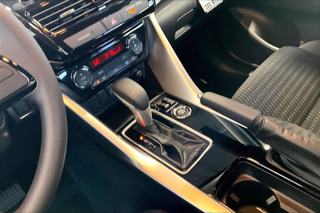 New 2026 Mitsubishi Eclipse Cross LE AWD/4WD image 8
