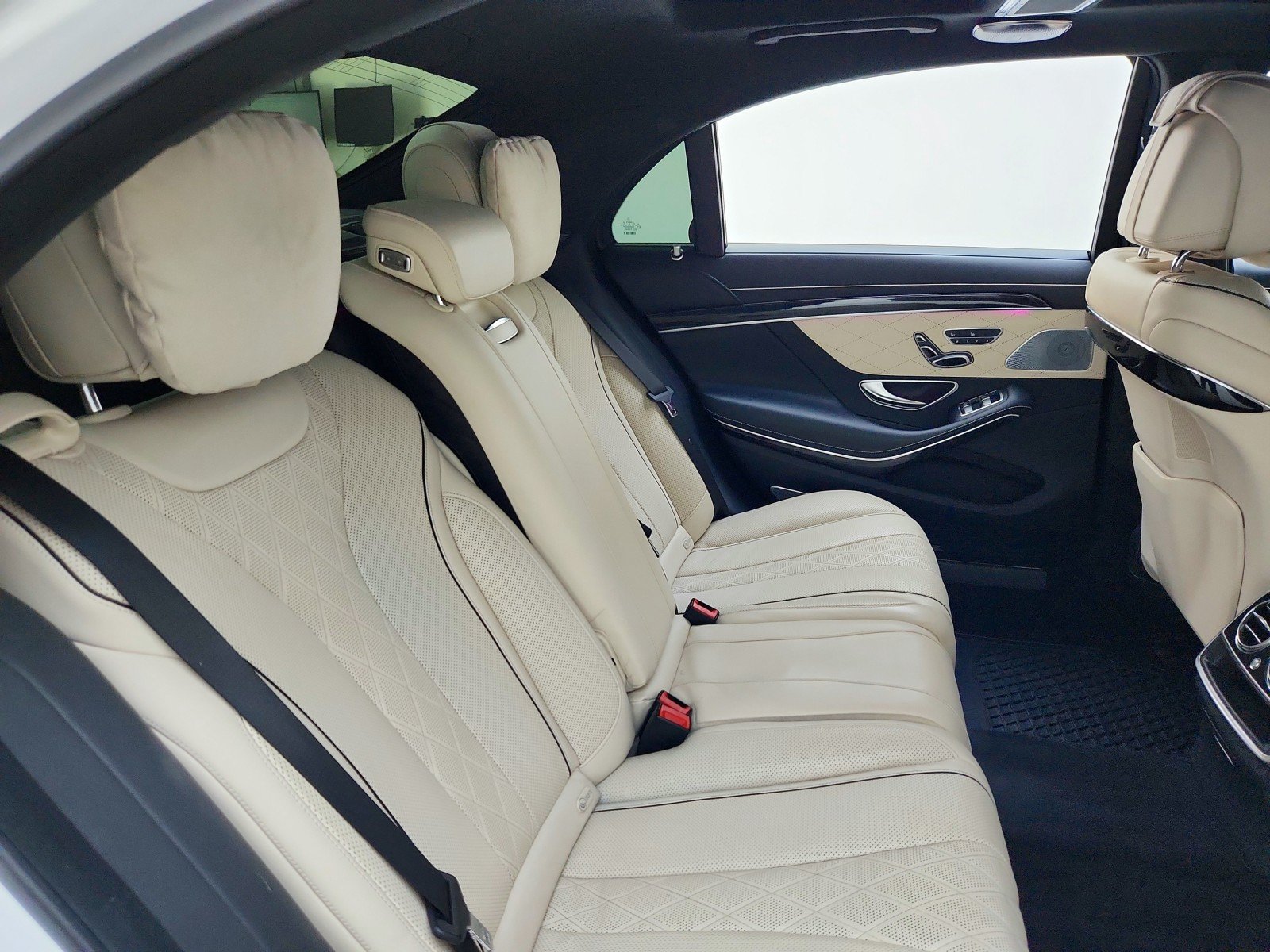 Used 2018 Mercedes-Benz S 560 Sedan image 32