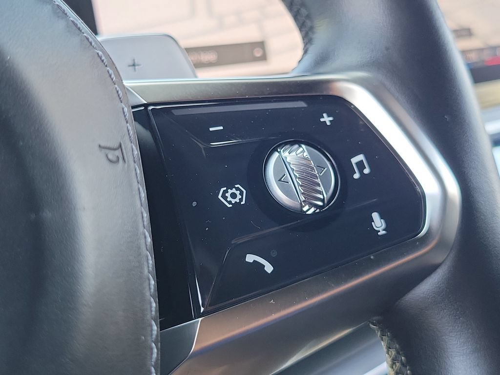 Used 2024 BMW 740i RWD image 6