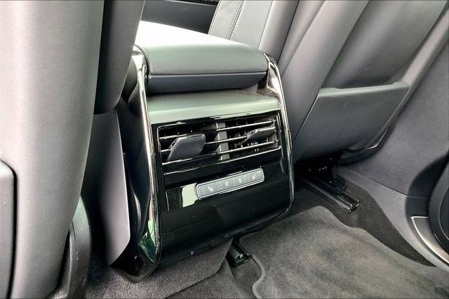 Used 2025 Land Rover Range Rover Sport SE image 38