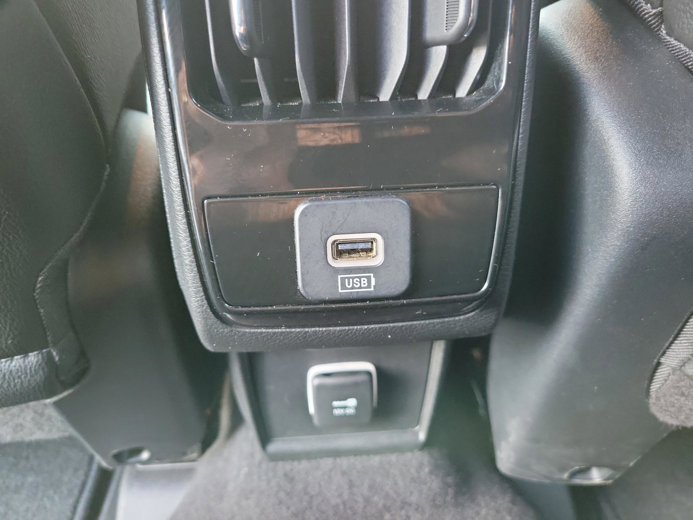 Used 2024 Jeep Compass Latitude image 15