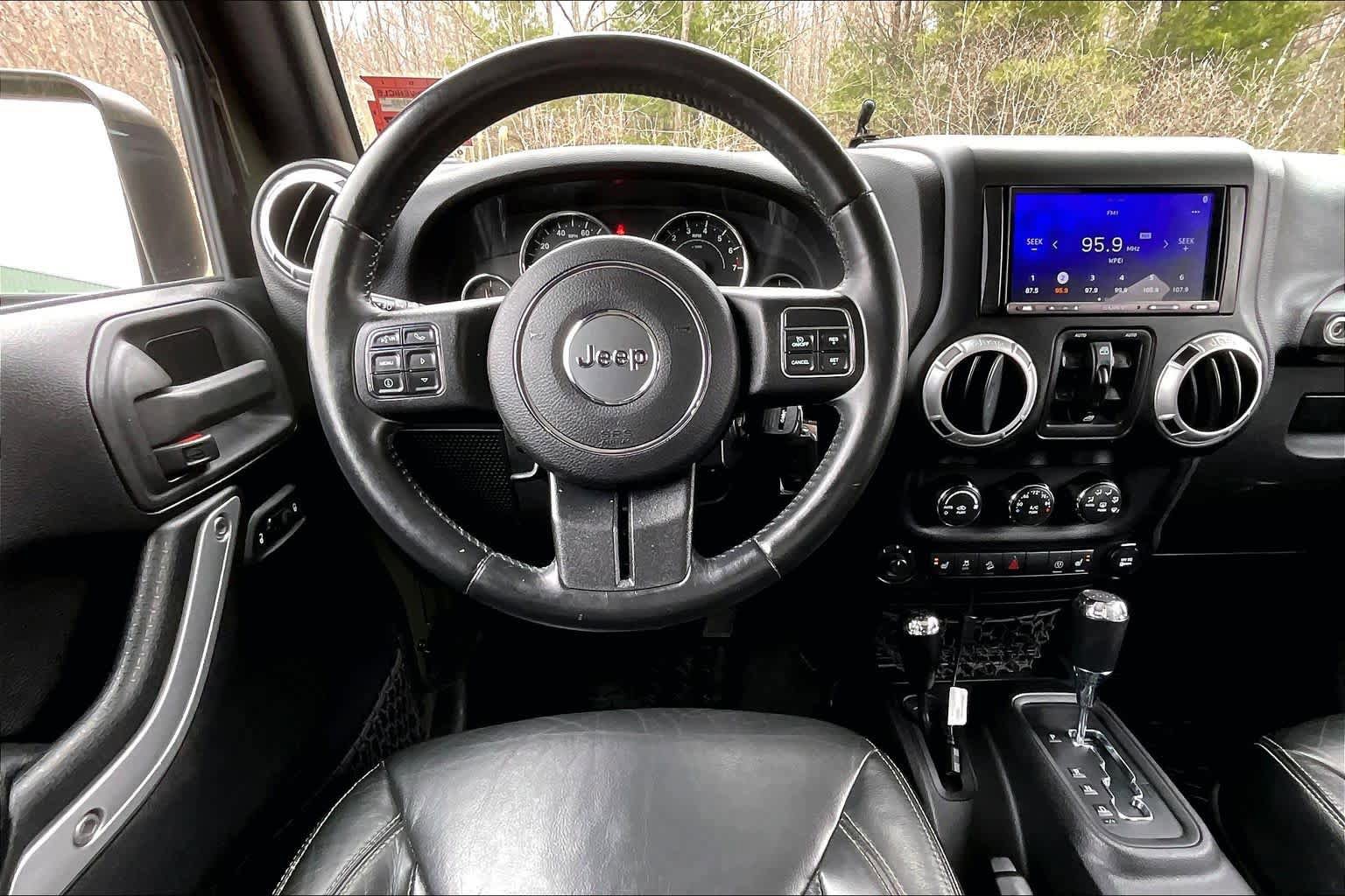 Used 2015 Jeep Wrangler Unlimited Sahara w/ Dual Top Group AWD/4WD image 6