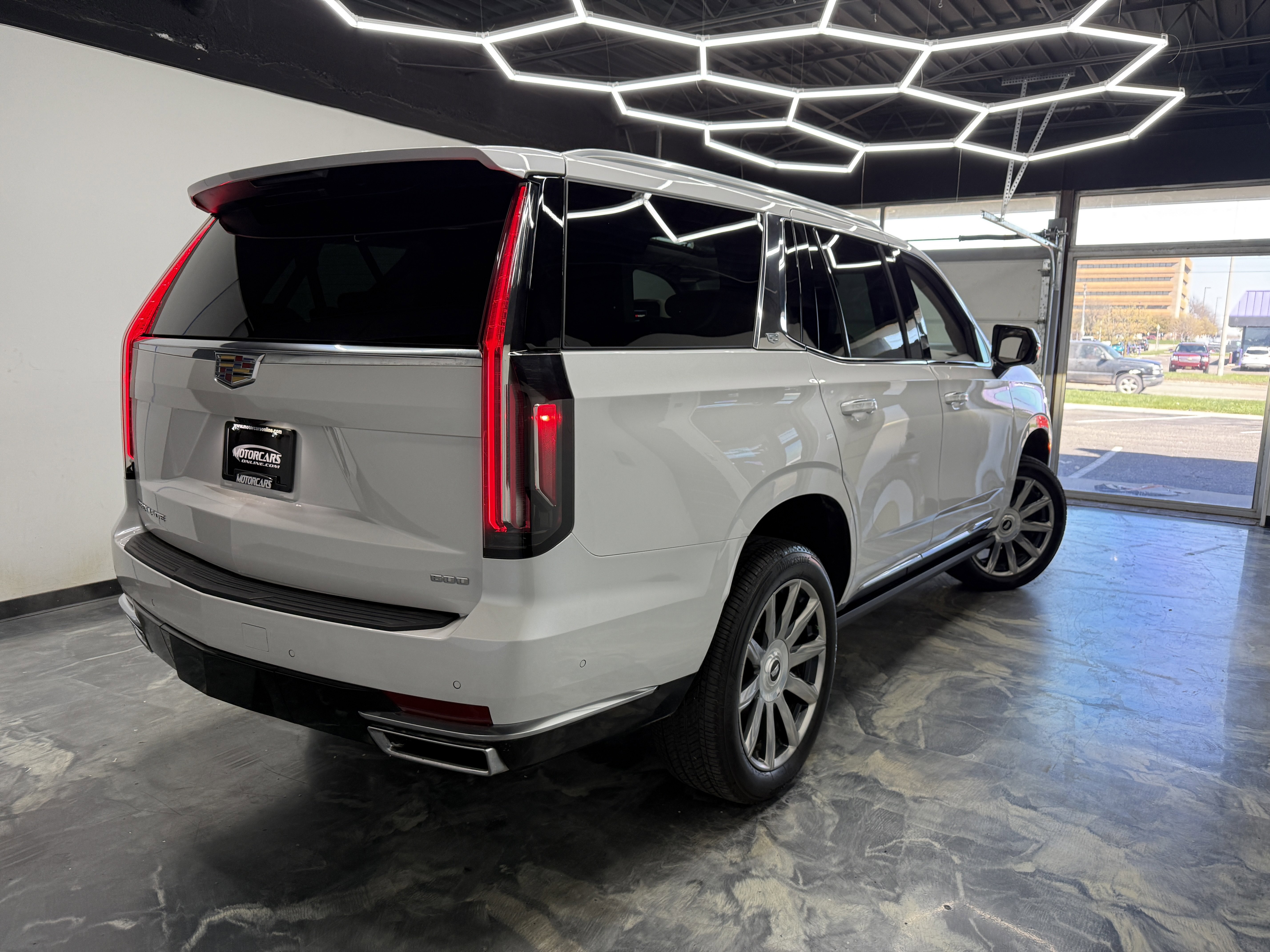 Used 2023 Cadillac Escalade Premium Luxury Platinum image 6