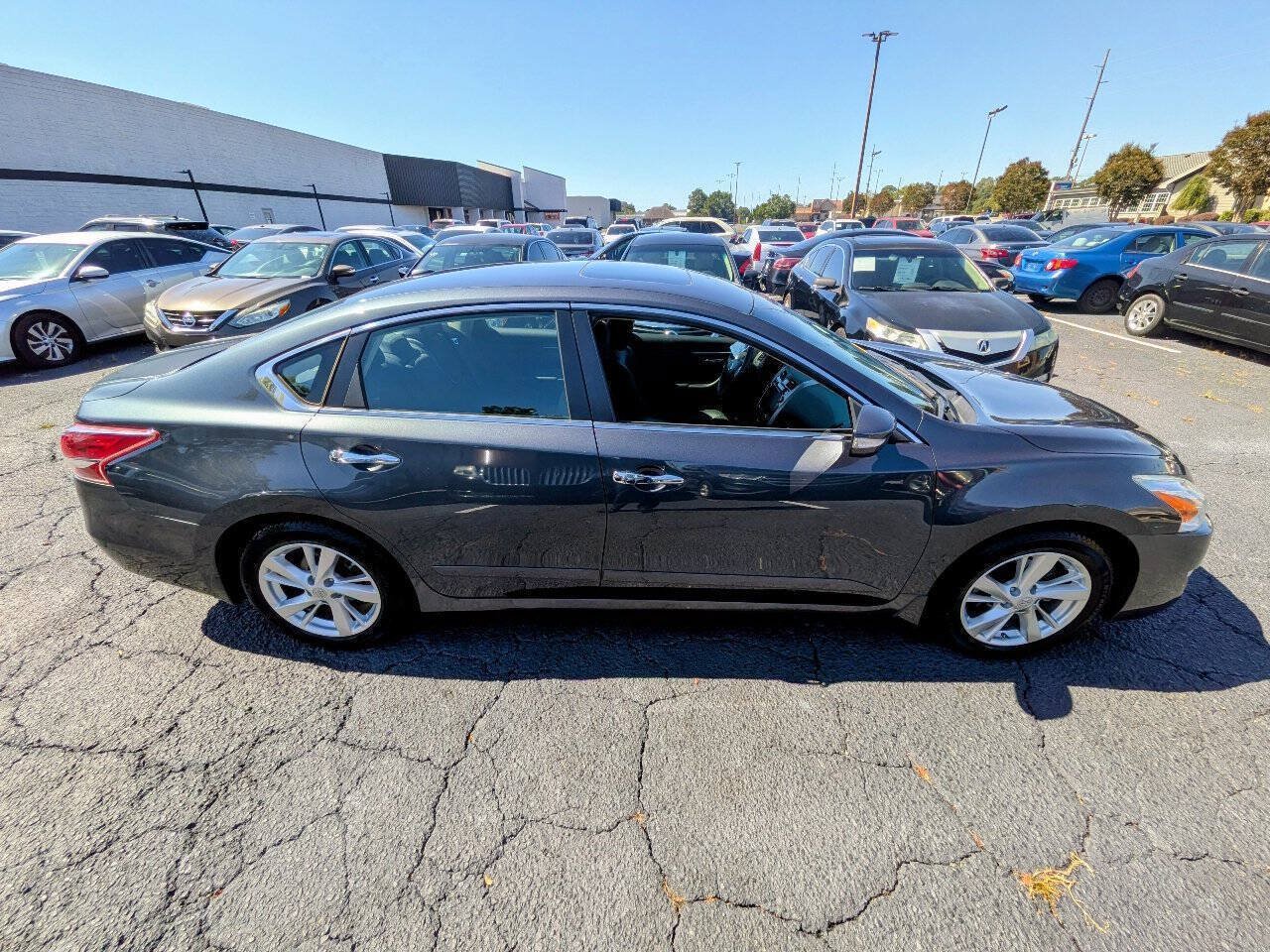 Used 2013 Nissan Altima 2.5 SL w/ Technology Pkg FWD image 12