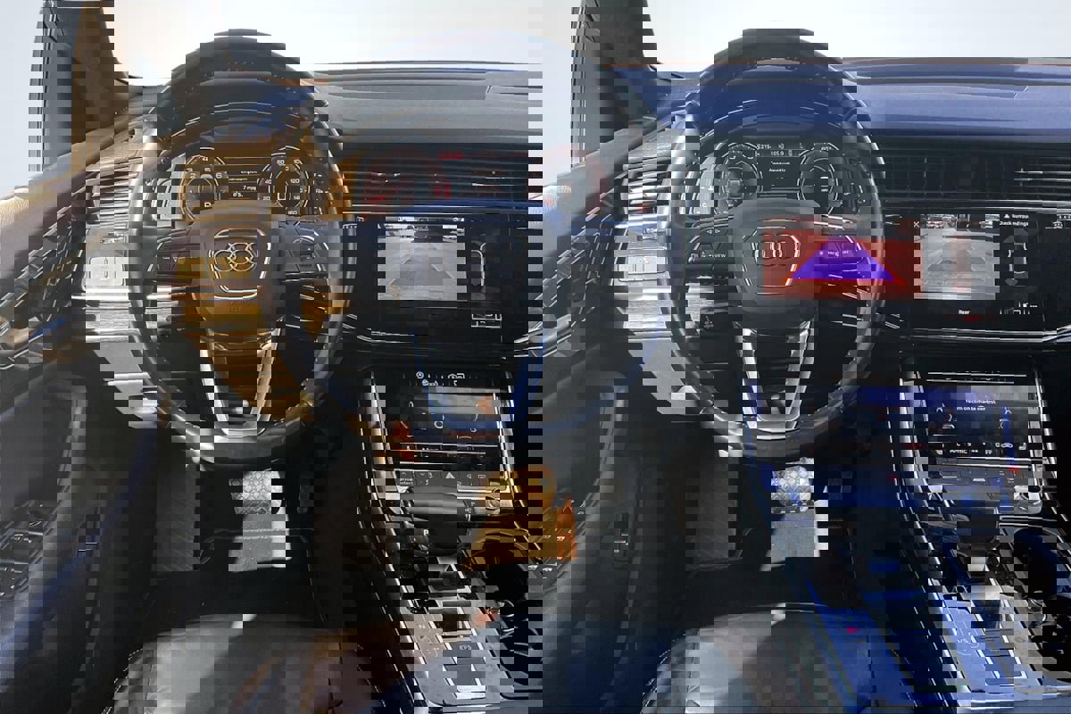 Used 2019 Audi Q8 Premium image 5