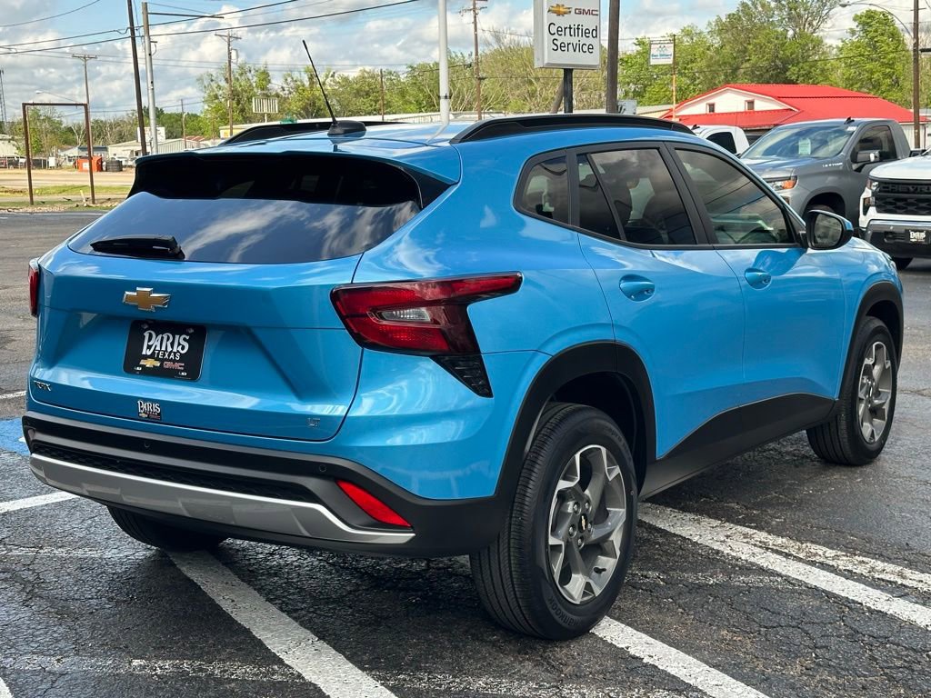 Used 2025 Chevrolet Trax LT w/ Driver Confidence Package image 6