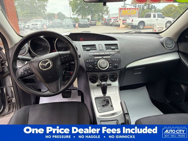 Used 2010 MAZDA MAZDA3 i Touring FWD image 12