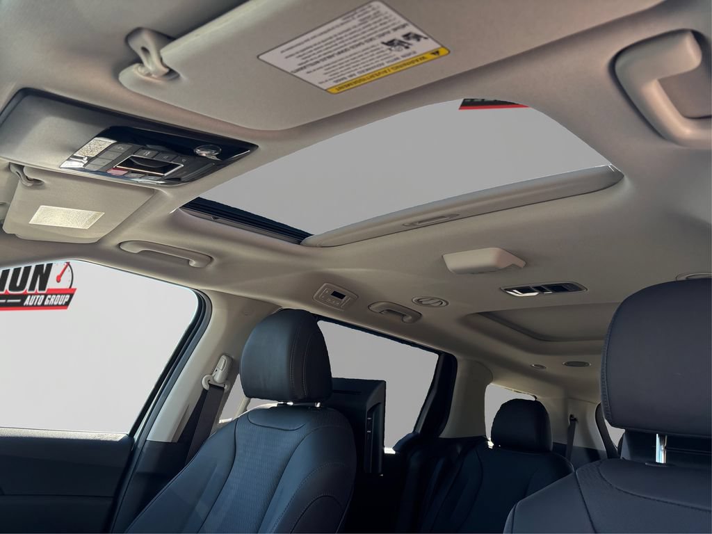 New 2025 Kia Carnival SX Prestige FWD image 13