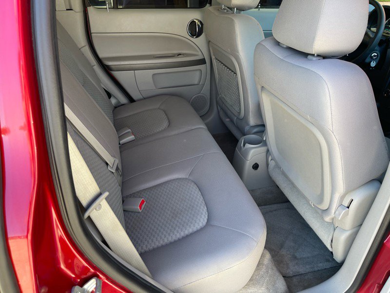 Used 2011 Chevrolet HHR LS image 35