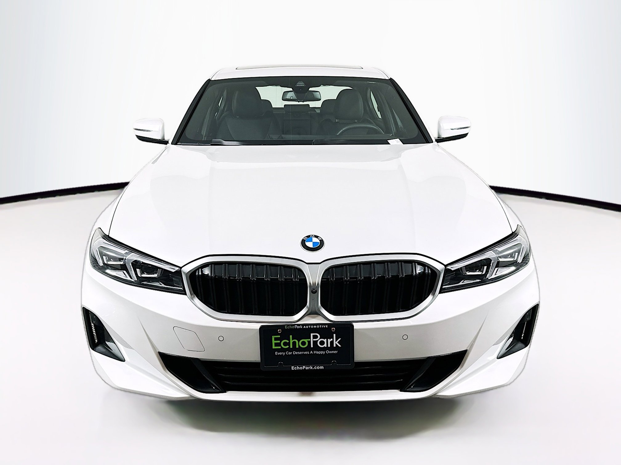 Used 2025 BMW 330i Sedan image 2