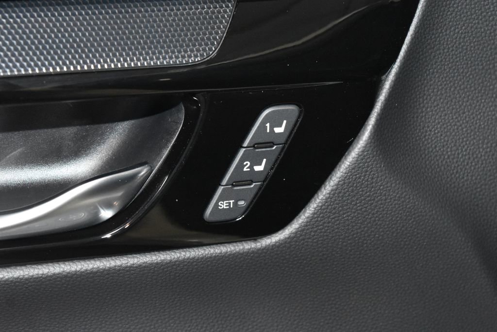 Used 2024 Honda CR-V EX-L image 5