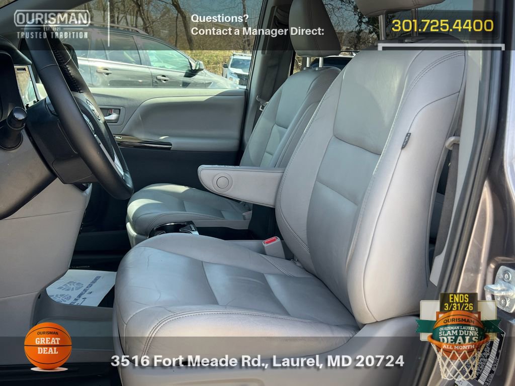 Used 2015 Toyota Sienna XLE w/ XLE Navigation Package image 6