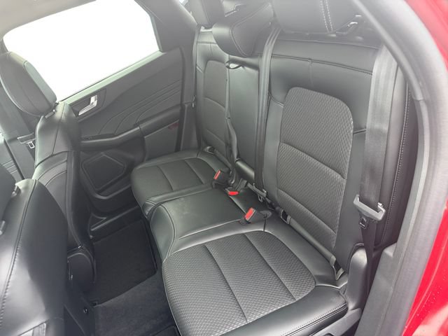 New 2026 Ford Escape SE w/ Class II Trailer Tow Package FWD image 40