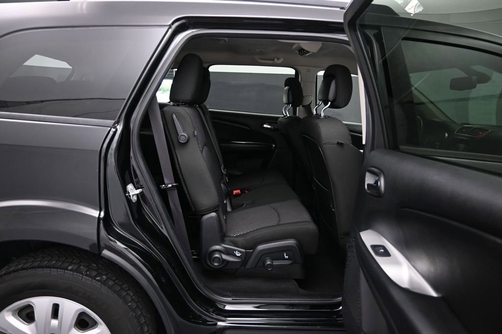 Used 2020 Dodge Journey SE w/ SE Popular Equipment Group FWD image 25