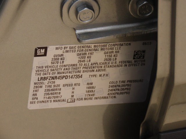Used 2023 Buick Envision Essence image 31