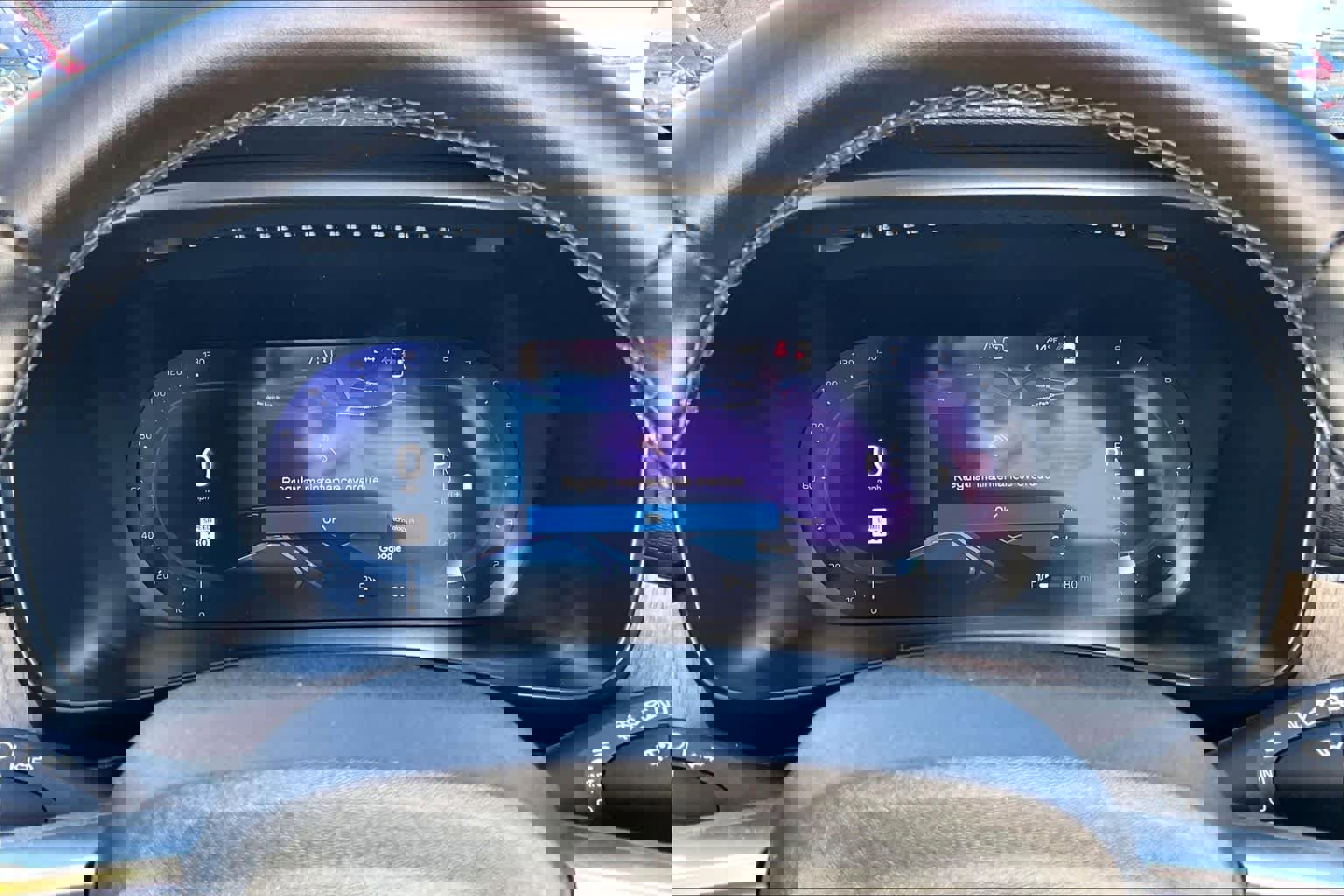 Certified 2023 Volvo XC40 B5 Plus w/ Driver Assist Package AWD/4WD image 25