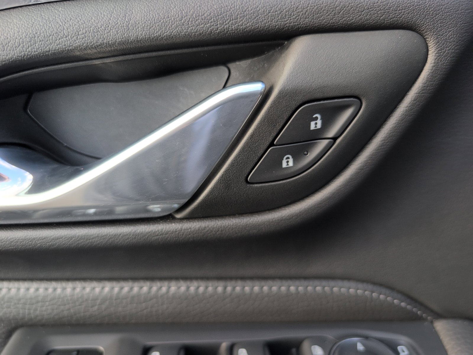 Used 2024 GMC Yukon Denali w/ Advanced Technology Package image 21