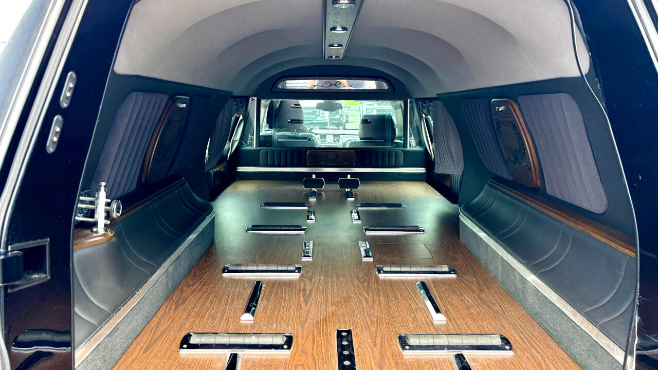 Used 2011 Cadillac DTS Hearse image 11