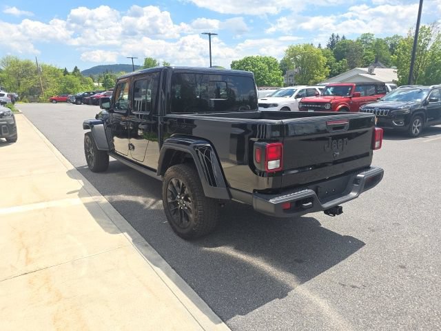 Used 2025 Jeep Gladiator Sport AWD/4WD image 4