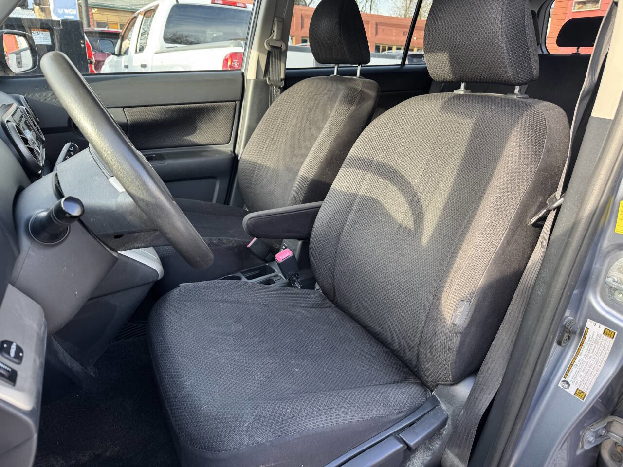 Used 2010 Scion xB FWD image 14