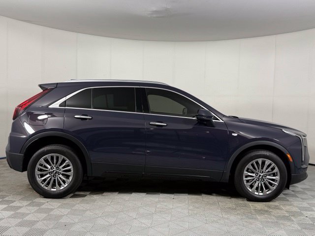 Used 2024 Cadillac XT4 Premium Luxury w/ Technology Package FWD image 10