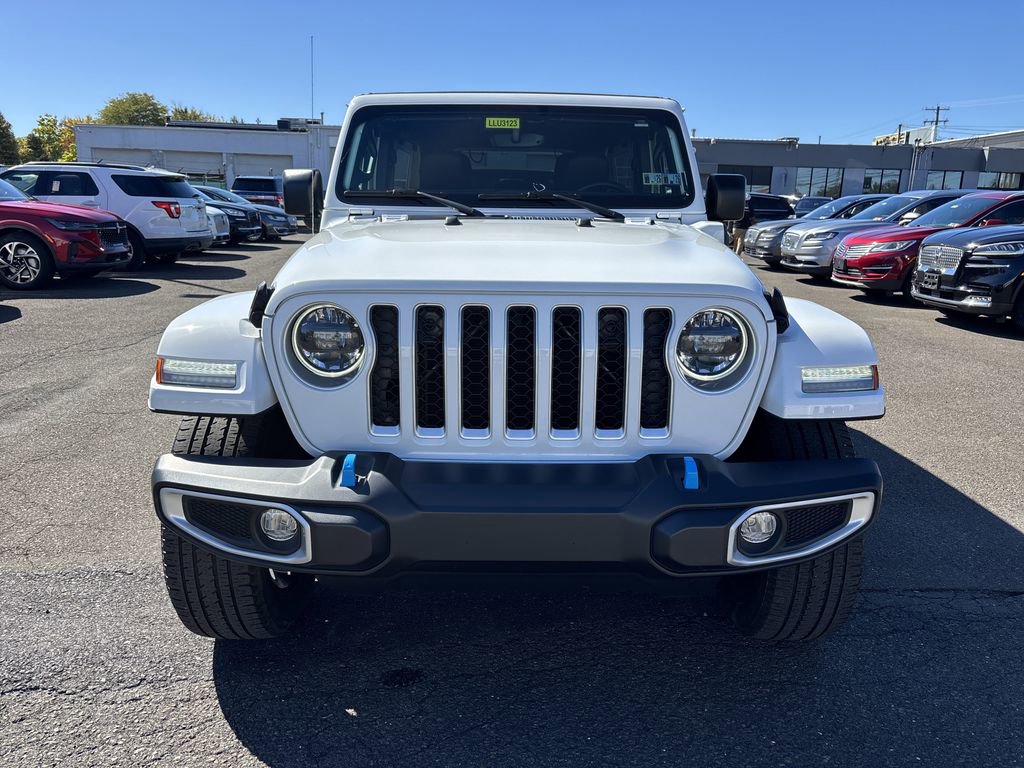 Used 2023 Jeep Wrangler Unlimited Sahara w/ Cold Weather Group image 9