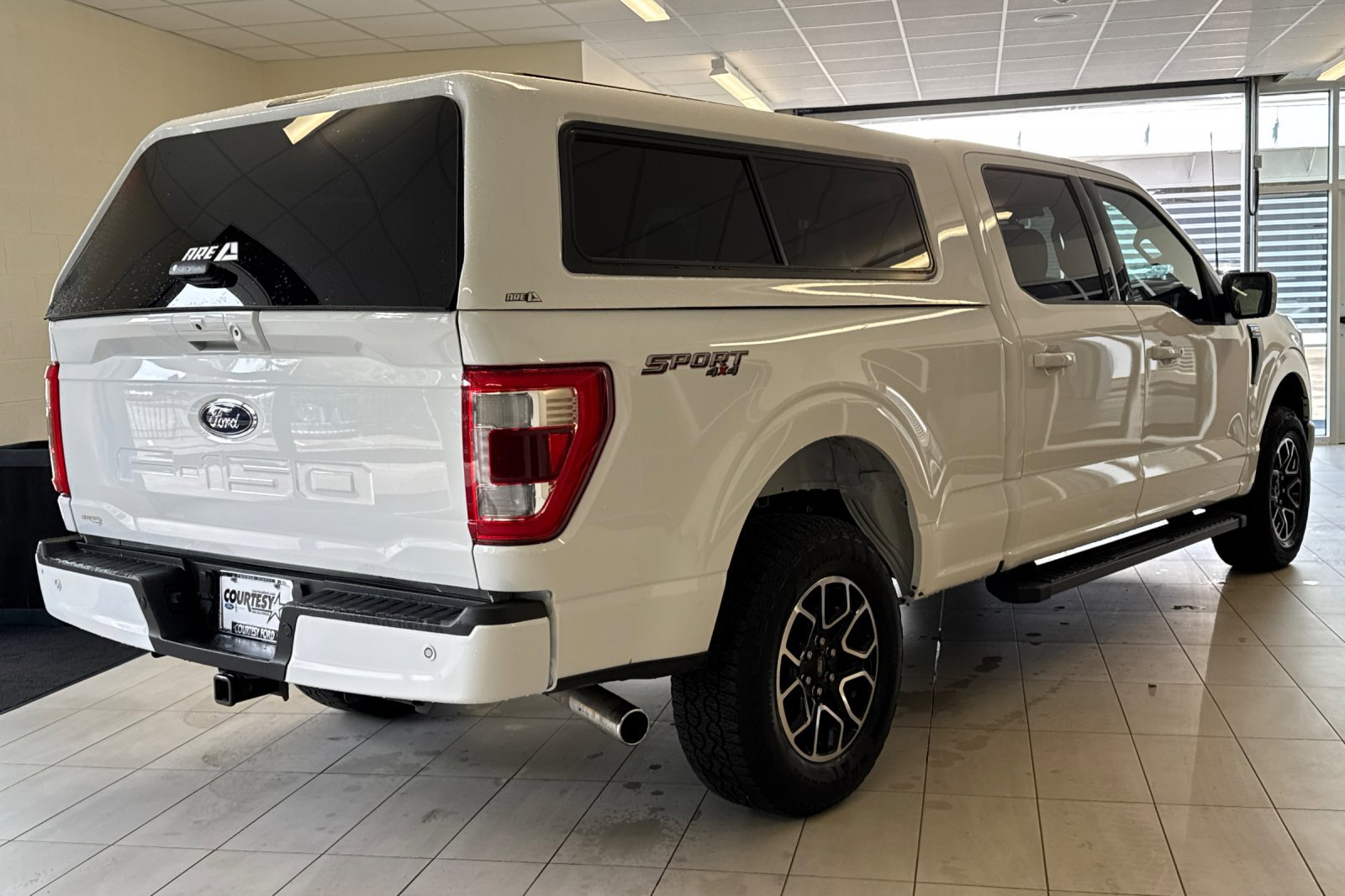 Used 2023 Ford F150 Lariat AWD/4WD image 4
