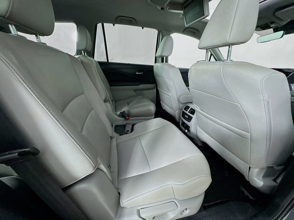 Used 2022 Honda Pilot Touring image 39