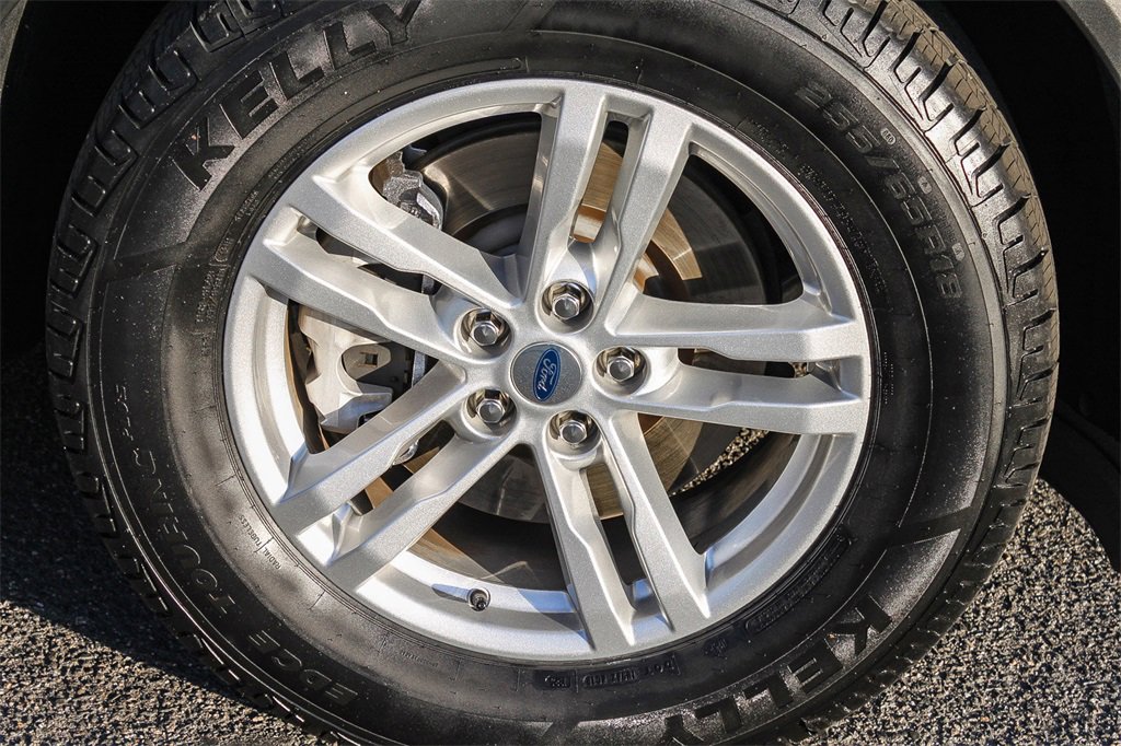 Used 2022 Ford Explorer XLT w/ Equipment Group 202A image 14